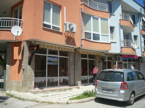 Кафе, ресторан в Варне, Болгария, 211 м2 - фото 1