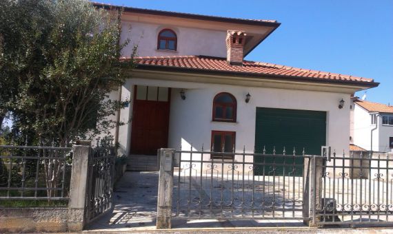 Дом в Умаге, Хорватия, 428 м2 - фото 1