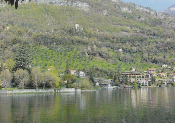 Инвестиционный проект у озера Комо, Италия, 2 400 м2 - фото 1
