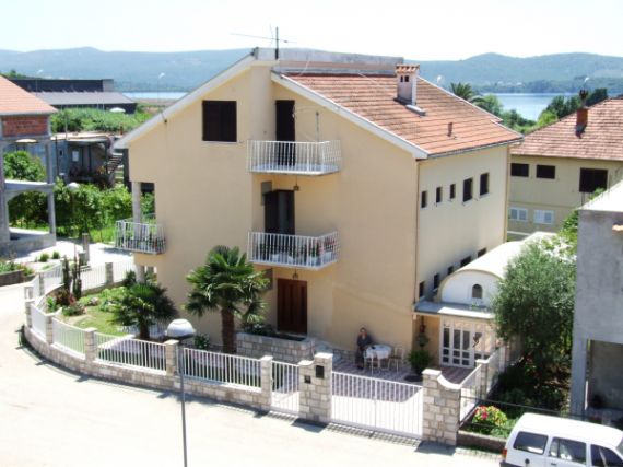 Дом в Тивате, Черногория, 343 м2 - фото 1