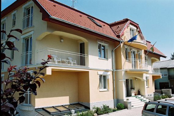 Отель, гостиница в Хевизе, Венгрия, 880 м2 - фото 1