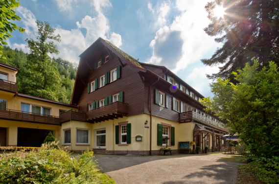 Отель, гостиница в Баден-Бадене, Германия, 2 100 м2 - фото 1