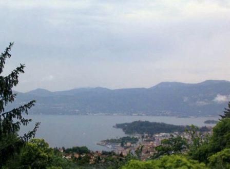 Вилла Озеро Маджоре, Италия, 270 м2 - фото 1