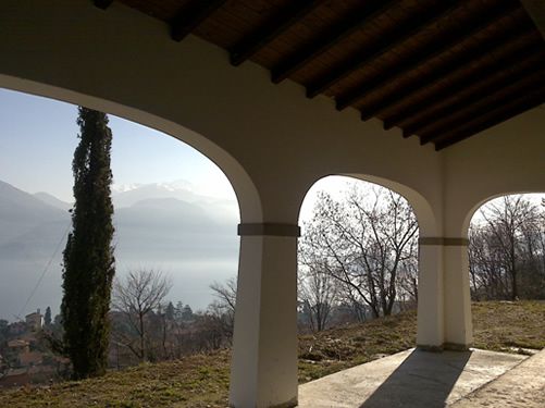 Вилла Озеро Комо, Италия, 400 м2 - фото 1