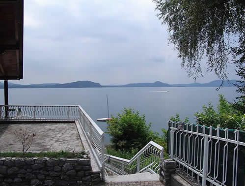 Вилла у озера Маджоре, Италия, 220 м2 - фото 1