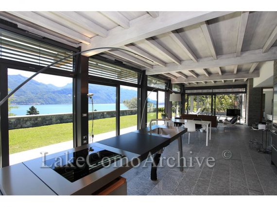Квартира Озеро Комо, Италия, 160 м2 - фото 1
