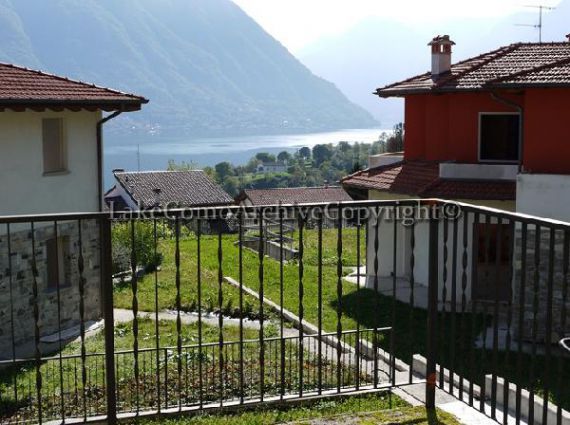 Апартаменты у озера Комо, Италия, 50 м2 - фото 1
