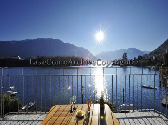 Квартира у озера Комо, Италия, 160 м2 - фото 1