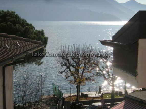 Квартира у озера Комо, Италия, 80 м2 - фото 1