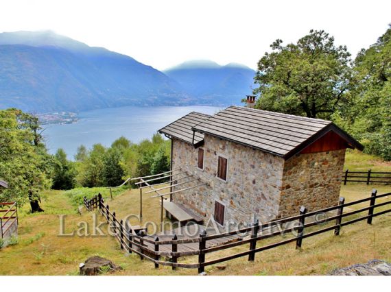 Вилла у озера Комо, Италия, 110 м2 - фото 1