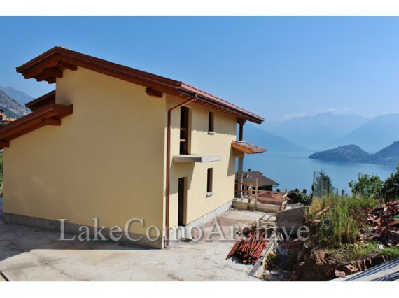 Вилла у озера Комо, Италия, 164 м2 - фото 1