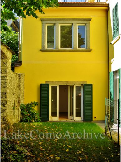 Квартира у озера Комо, Италия, 45 м2 - фото 1