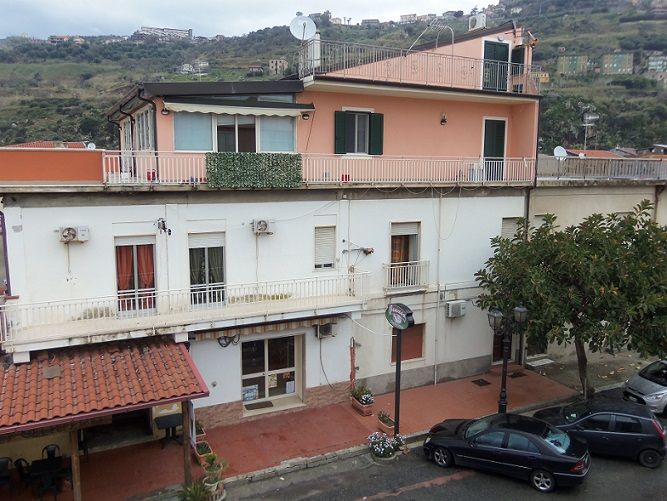 Апартаменты в Вибо Валентии, Италия, 100 м2 - фото 1