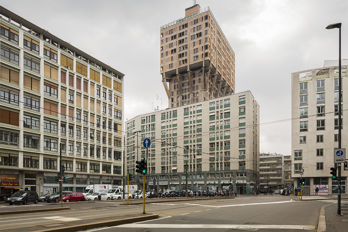 Коммерческая недвижимость в Милане, Италия, 800 м2 - фото 1