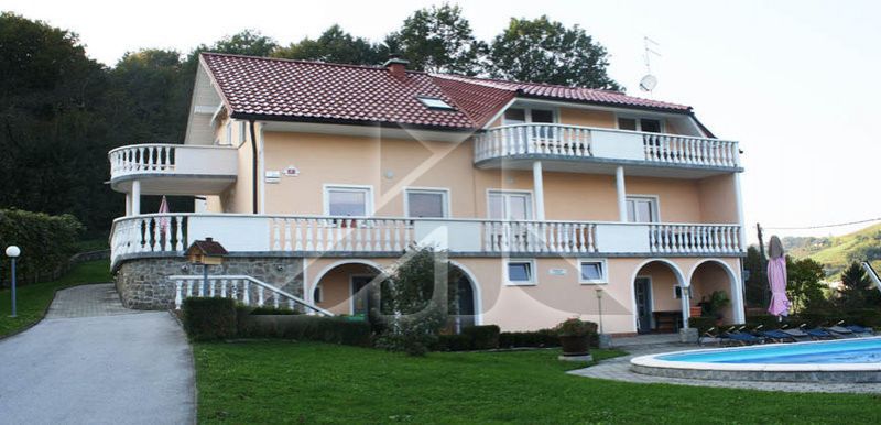 Отель, гостиница в Подчетртеке, Словения, 380 м2 - фото 1