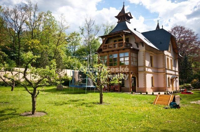 Дом в Карловых Варах, Чехия, 540 м2 - фото 1
