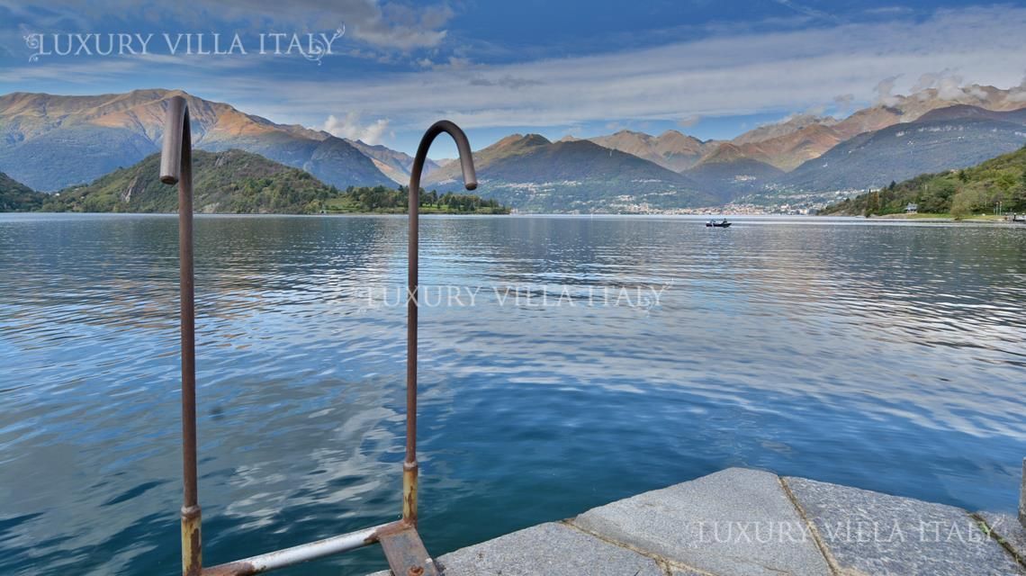 Дом у озера Комо, Италия, 1 839 м2 - фото 1