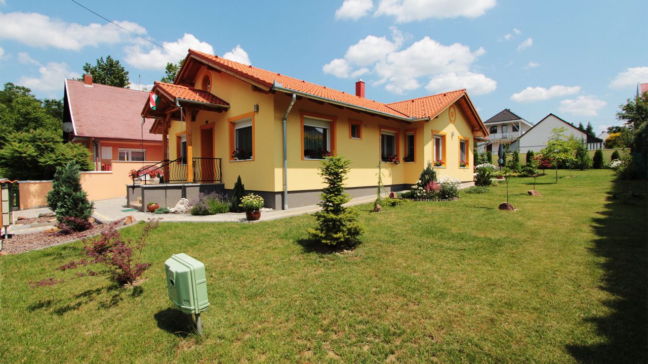 Дом в Хевизе, Венгрия, 110 м2 - фото 1