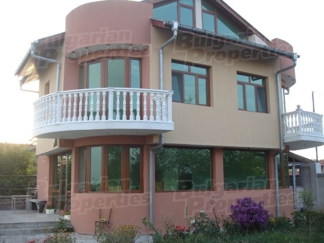 Дом в Бургасе, Болгария, 300 м2 - фото 1