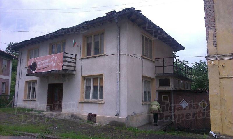 Дом в Ловече, Болгария, 354 м2 - фото 1