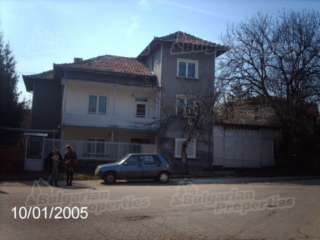 Дом в Ловече, Болгария, 220 м2 - фото 1