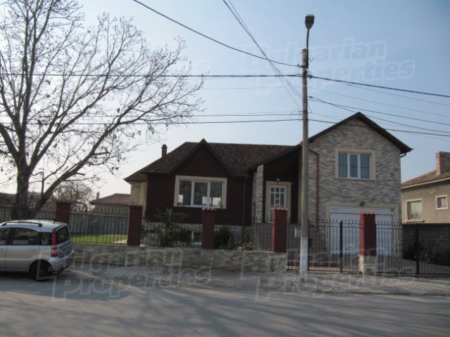 Дом в Пловдиве, Болгария, 247 м2 - фото 1