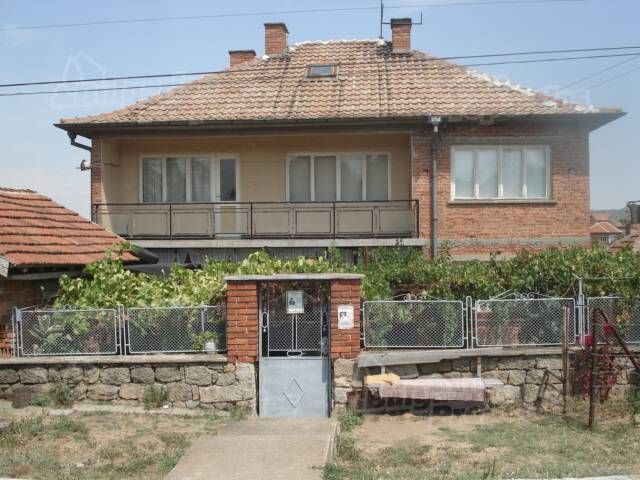 Дом в Хасково, Болгария, 240 м2 - фото 1