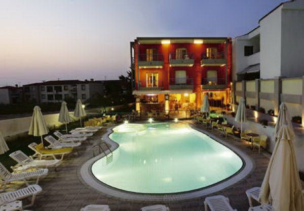 Отель, гостиница на Кассандре, Греция, 1 900 м2 - фото 1