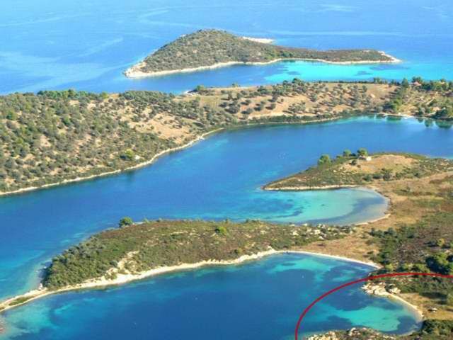 Остров в Ситонии, Греция, 27 500 м2 - фото 1