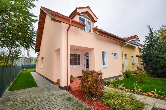 Дом в Братиславе, Словакия, 155 м2 - фото 1