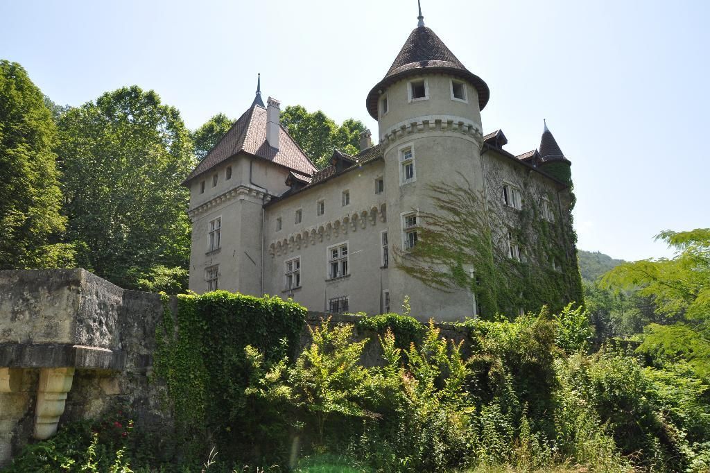Замок в Рона-Альпы, Франция, 700 м2 - фото 1