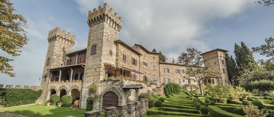 Замок в Кьянти, Италия, 2 200 м2 - фото 1