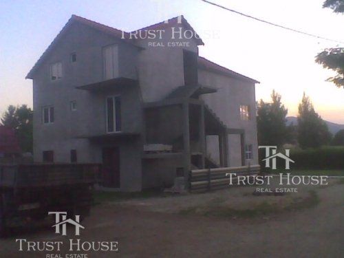 Дом в Никшиче, Черногория, 420 м2 - фото 1