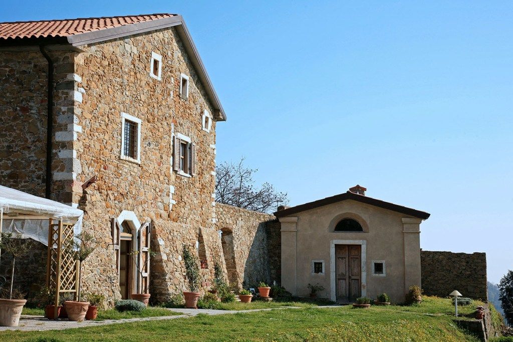 Доходный дом в Массе, Италия, 500 м2 - фото 1