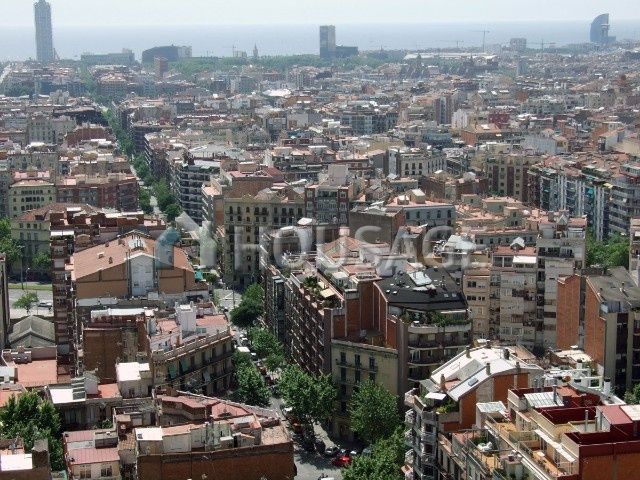 Доходный дом в Барселоне, Испания, 8 901 м2 - фото 1