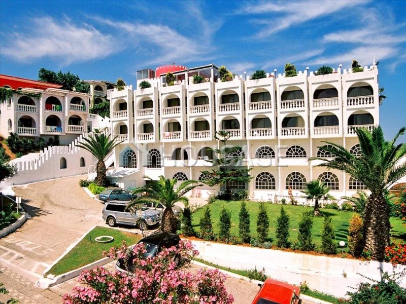 Отель, гостиница на Пелопоннесе, Греция, 2 000 м2 - фото 1