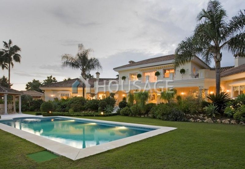 Коммерческая недвижимость на Коста-дель-Соль, Испания, 959 м2 - фото 1