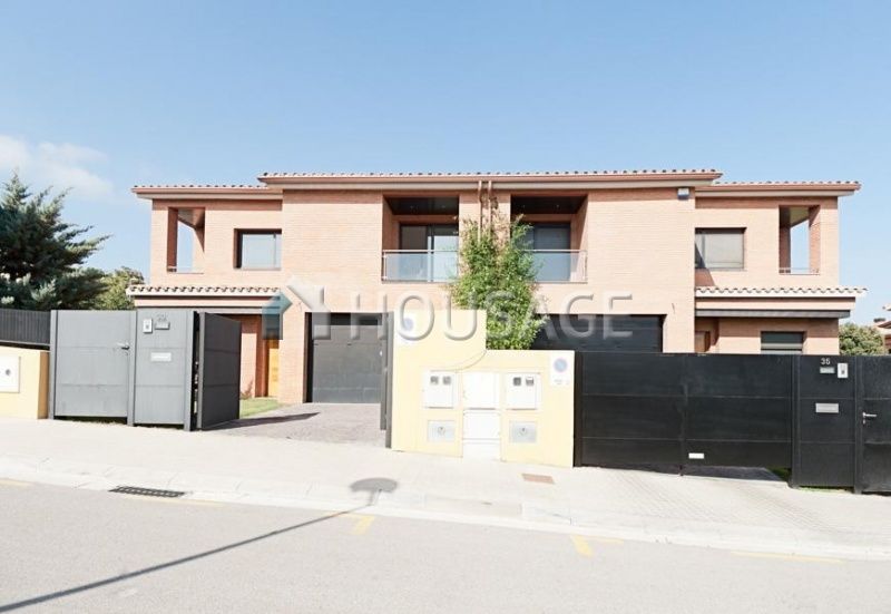 Коммерческая недвижимость в Матаро, Испания, 240 м2 - фото 1