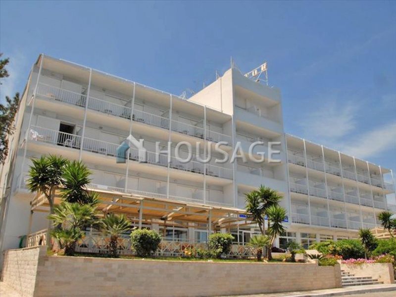 Отель, гостиница на Пелопоннесе, Греция, 3 750 м2 - фото 1