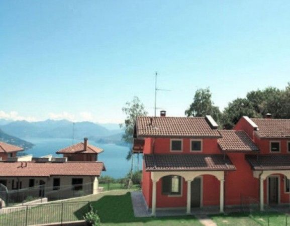Дом у озера Маджоре, Италия, 100 м2 - фото 1