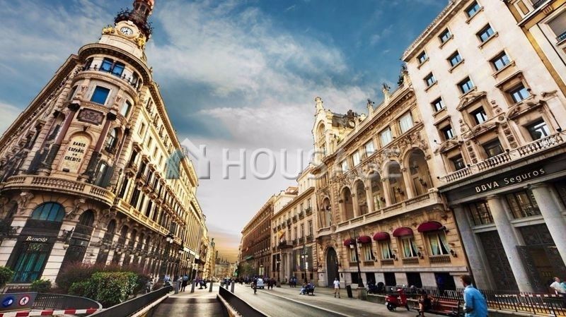 Коммерческая недвижимость в Барселоне, Испания, 967 м2 - фото 1