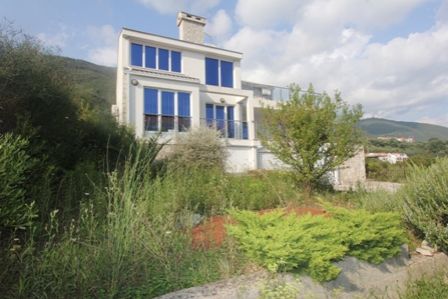 Дом в Дженовичах, Черногория, 300 м2 - фото 1