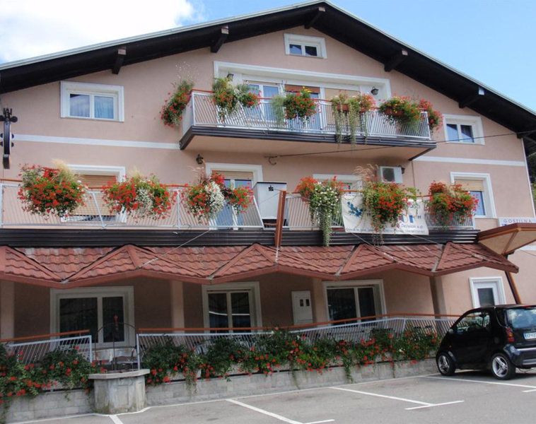 Отель, гостиница Илирска Бистрица, Словения, 700 м2 - фото 1
