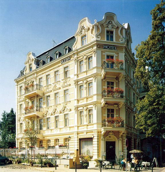Отель, гостиница в Герлице, Германия, 1 250 м2 - фото 1