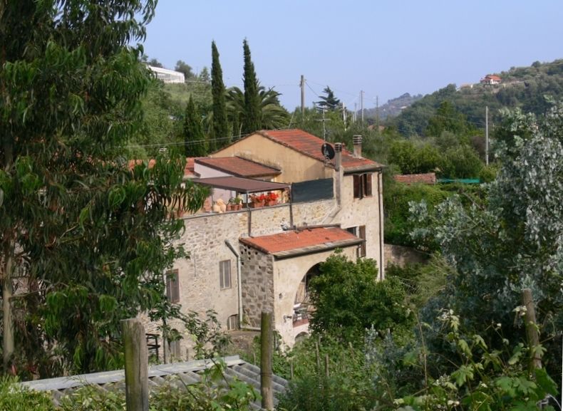 Коммерческая недвижимость в Империи, Италия, 187 м2 - фото 1