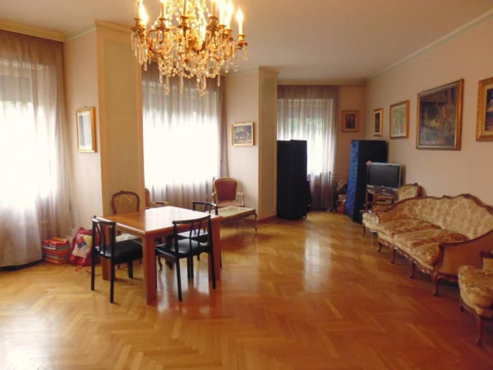 Апартаменты в Турине, Италия, 165 м2 - фото 1