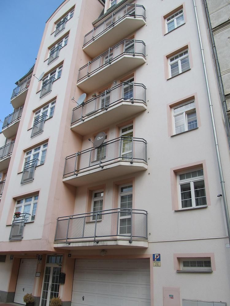 Квартира в Карловых Варах, Чехия, 85 м2 - фото 1