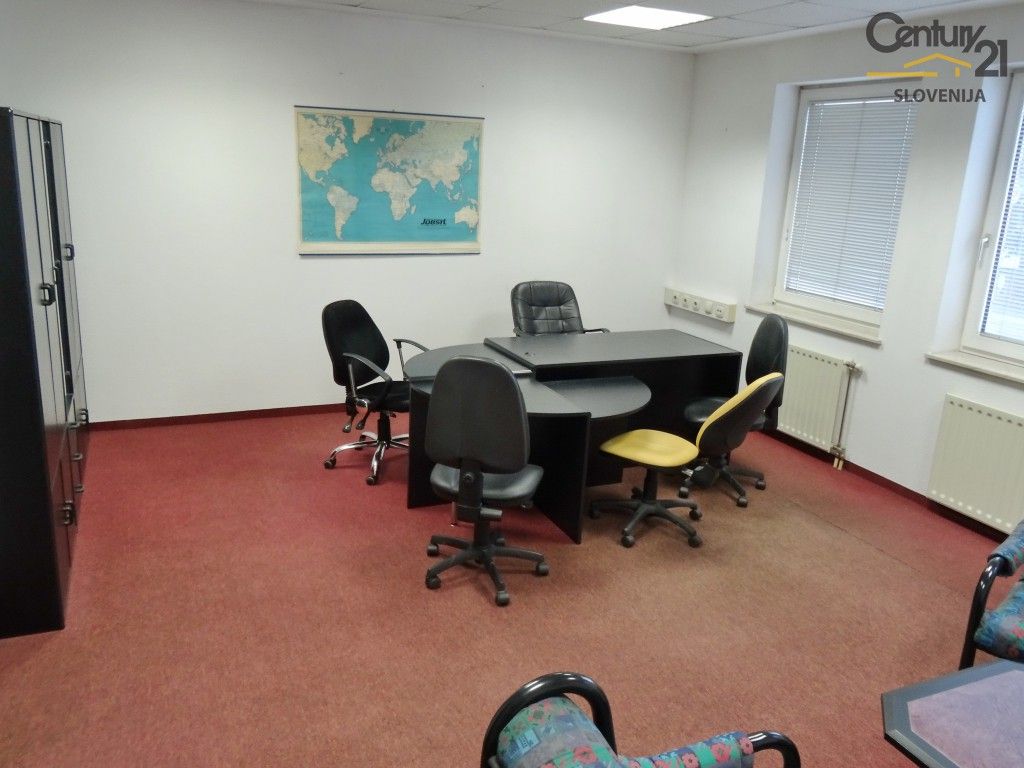 Офис в Мариборе, Словения, 97.4 м2 - фото 1
