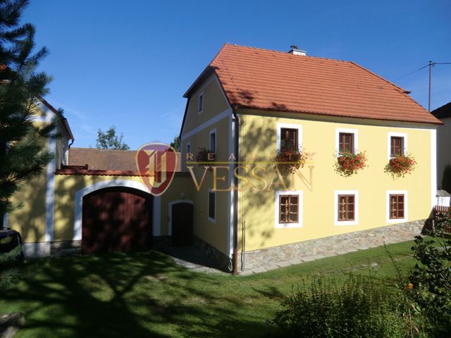 Отель, гостиница в Чески-Крумлове, Чехия, 2 100 м2 - фото 1