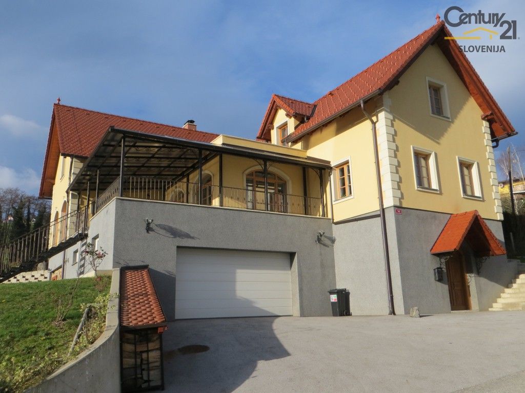 Дом в Мариборе, Словения, 457.2 м2 - фото 1